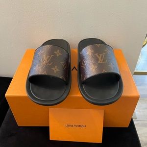 LOUIS VUITTON SLIDES